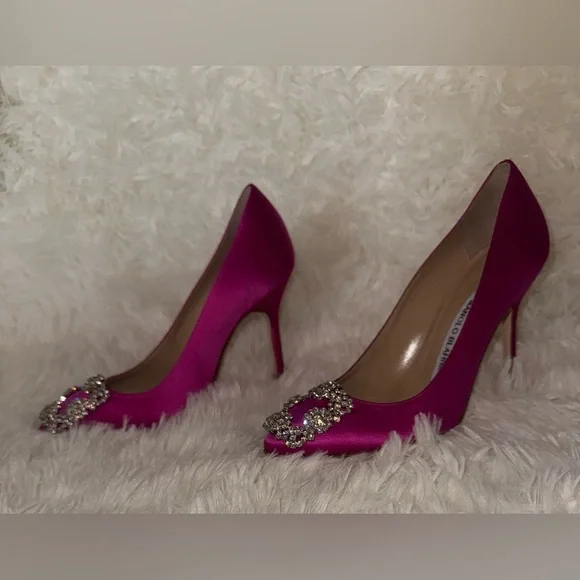 NEW MANOLO BLAHNIK Hangisi 90 crystal-embellished satin Purple pumps sz 35.5 - Picture 2 of 14